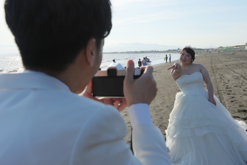 新郎様に向かってピース!!