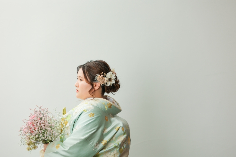 ヘアスタイルにもお花を