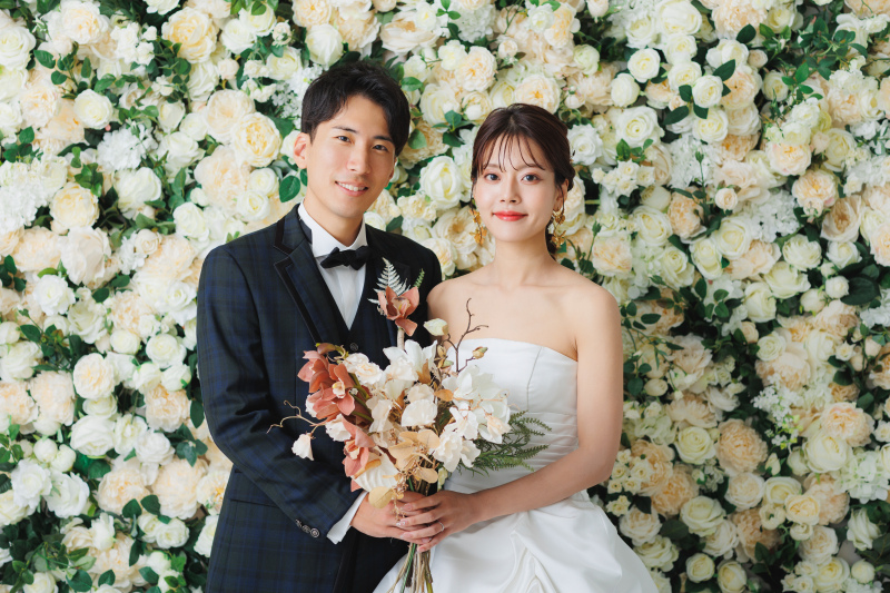 バラいっぱいの背景で