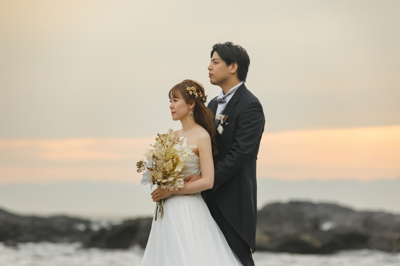 海の向こうを眺める。