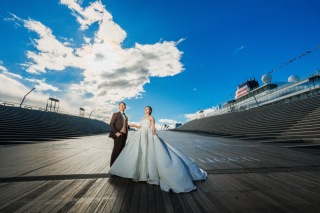 横浜の海風を感じて。開放的なロケーションと、凛とした白無垢姿で残す『今』の二人