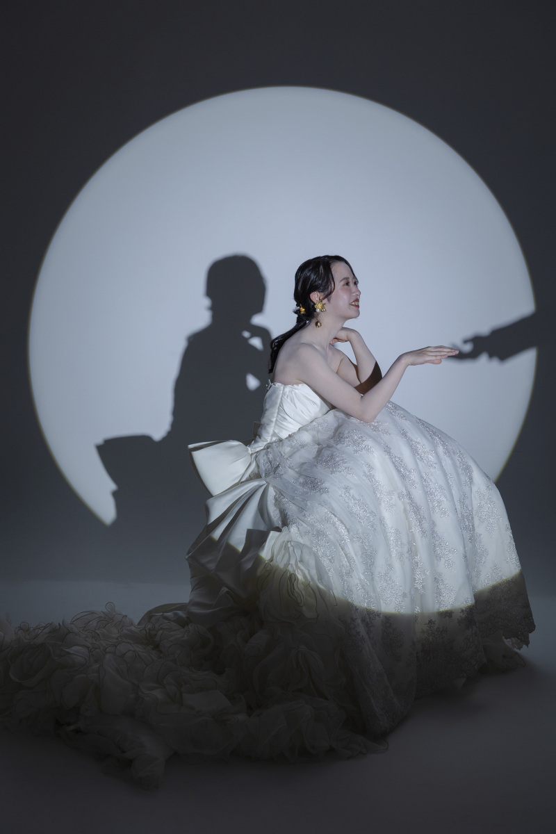 シンプルに光と影で