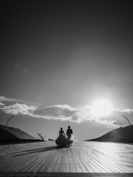 アートとして飾れる後ろ姿