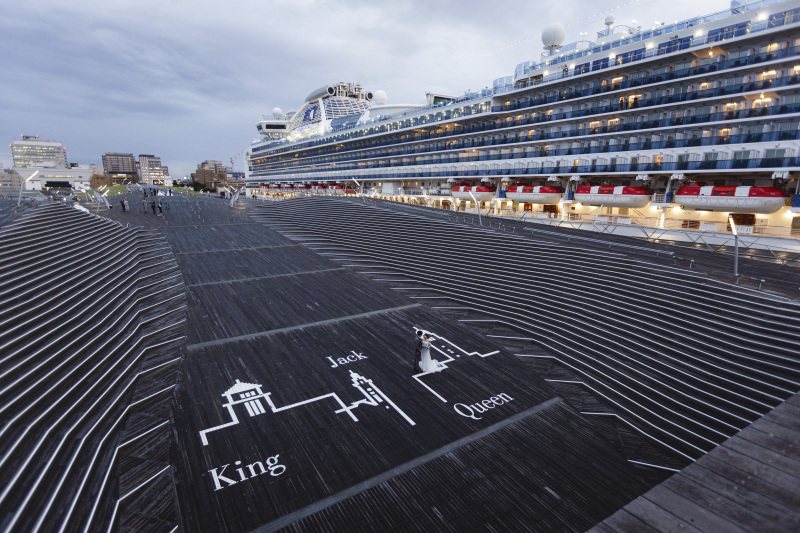 大迫力の大型客船!