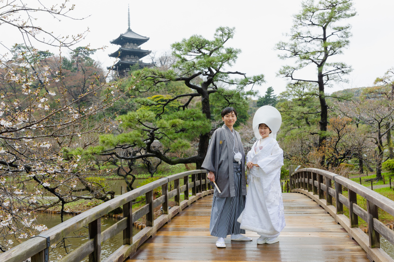 歴史ある景観の中で、静かな誓いを