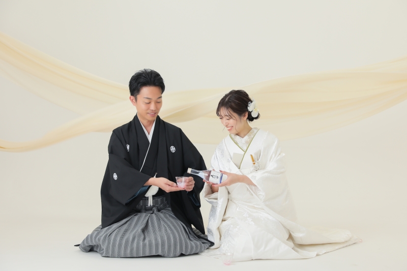 お酒とおちょこ