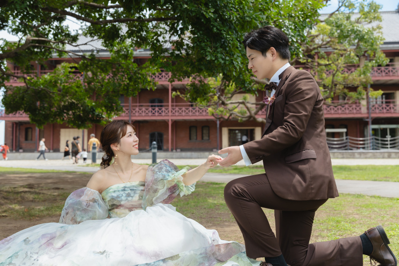 手を出す新郎様