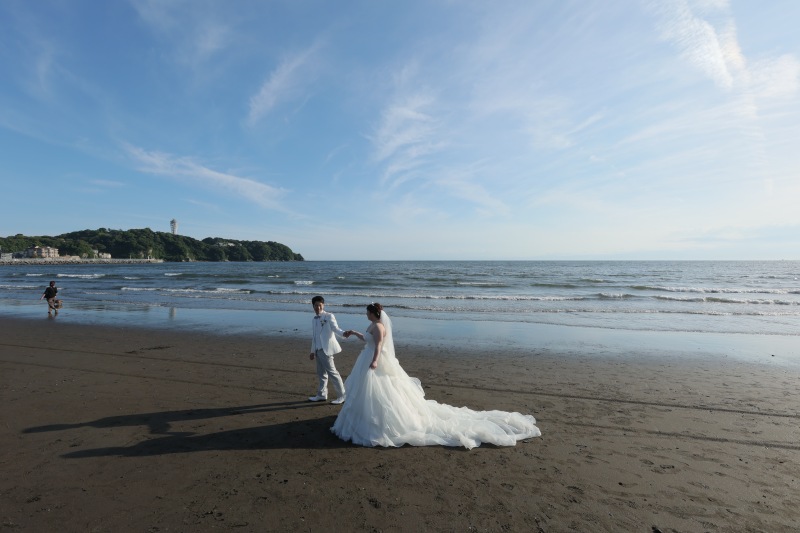海と空とお二人と