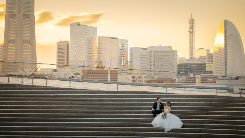 みなとみらいを背景に