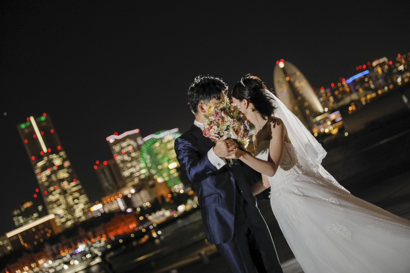 みなとみらいの光に照らされて