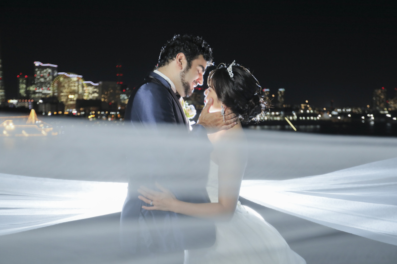 ベールに包まれて