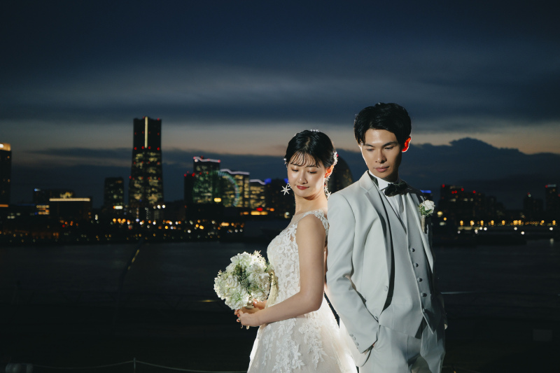 夕暮れをバックに