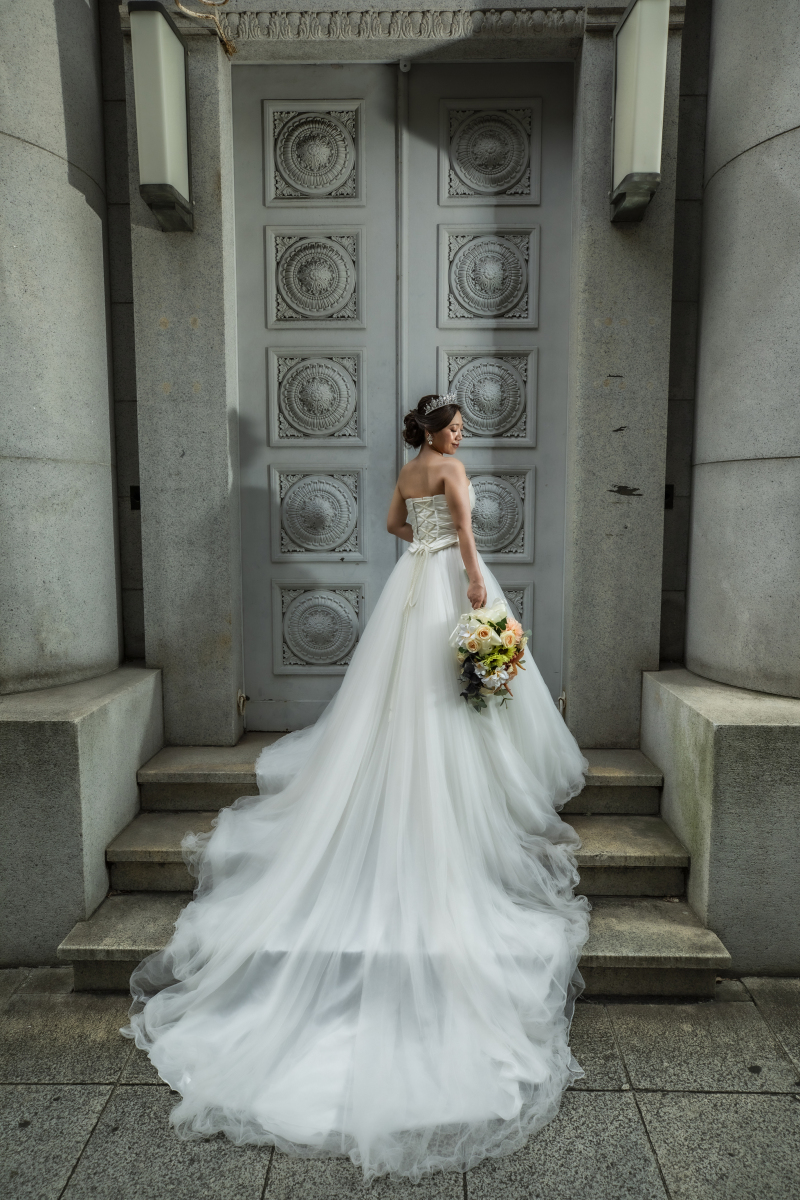 新婦様のトレーンを生かして