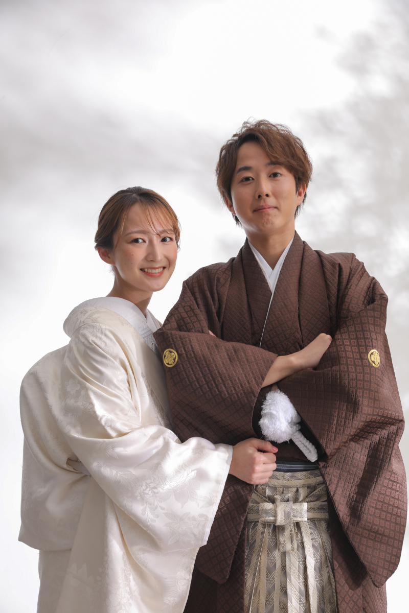 新郎さんにギュッと！