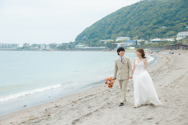 浜辺を歩きながら