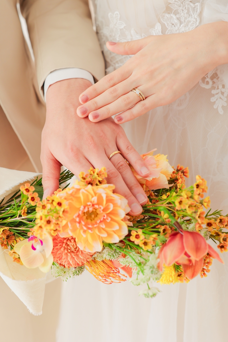 華やかなブーケとともに