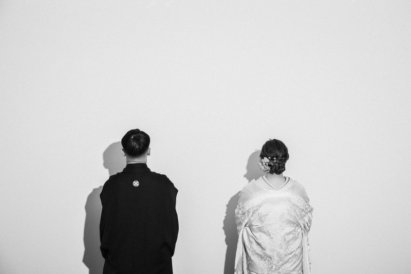 和装・後ろ姿・モノクロ