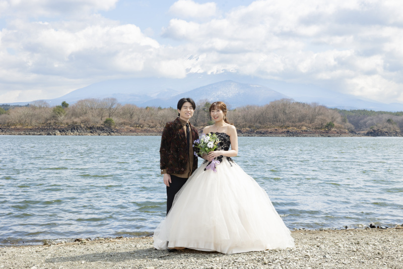 雲の切れ間から姿を見せる、雄大な借景