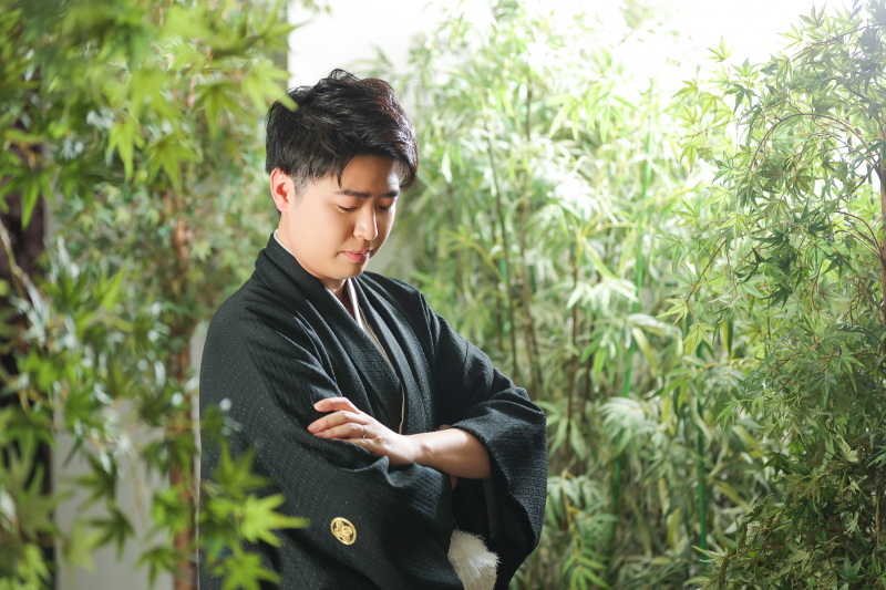 黒紋付でキリッと