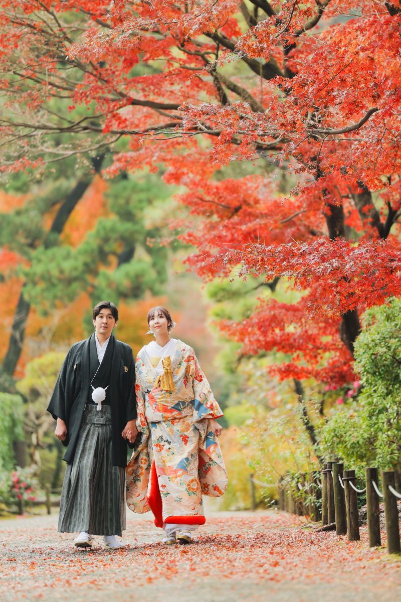 紅葉の通りぬけ