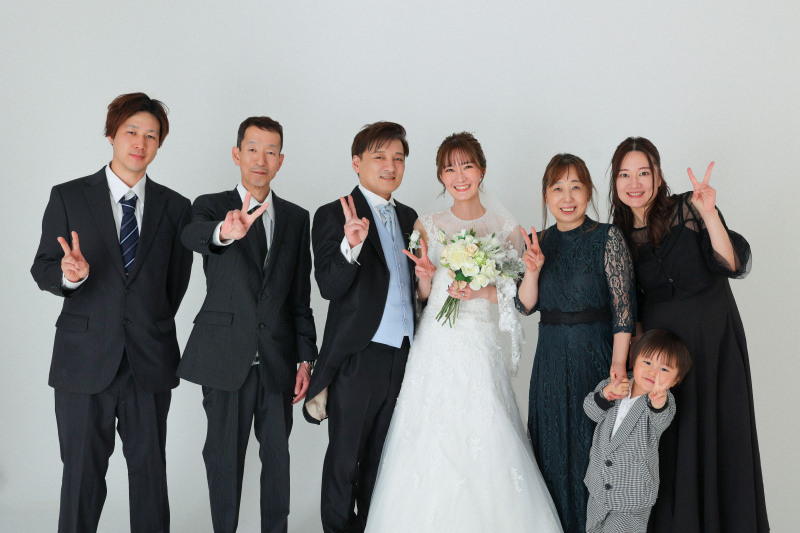 家族に囲まれてスタジオ撮影！