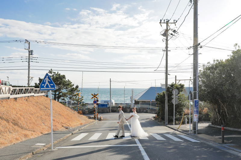 海と線路と青空