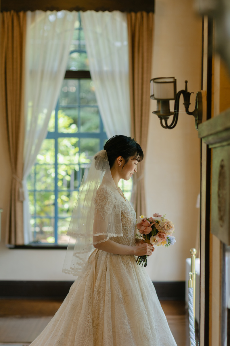 ブーケを持って