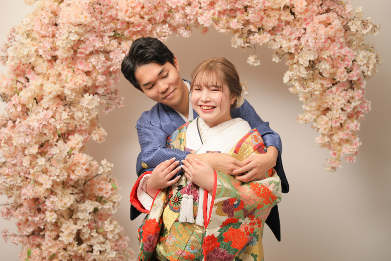 桜のアーチの前で!