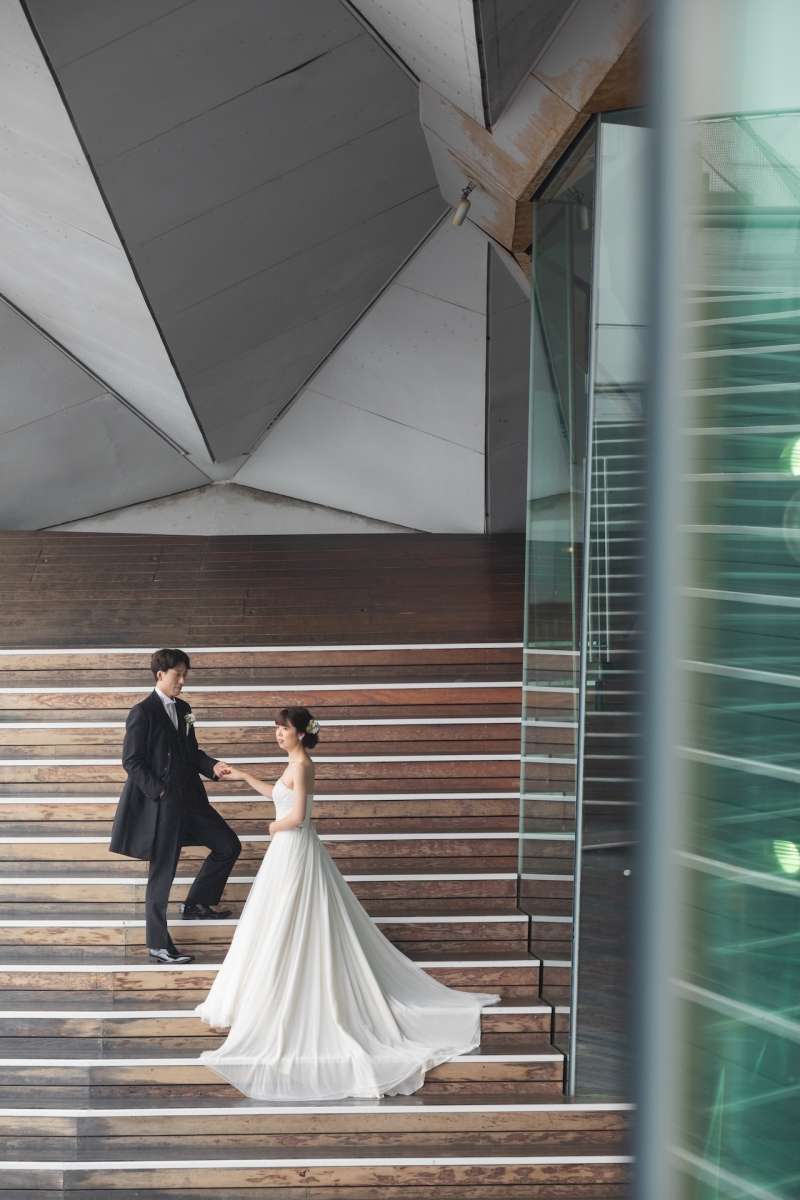 雨宿りもしながら