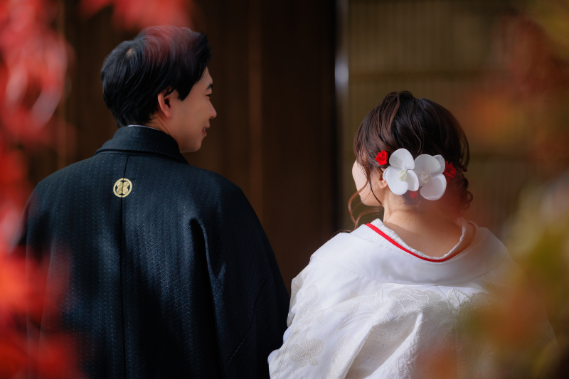 紅葉に囲まれて