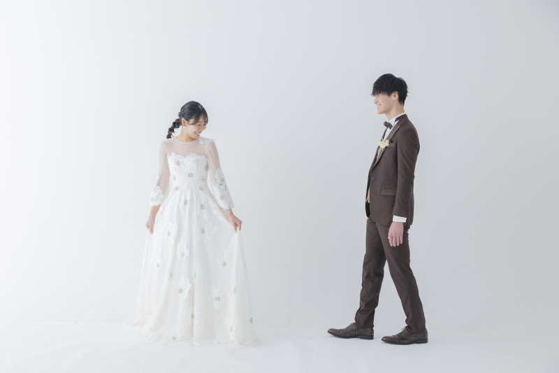 視線が交差するドレスウォーク