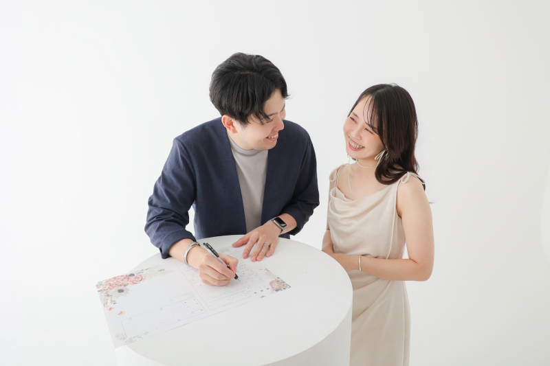 婚姻届にサインをして