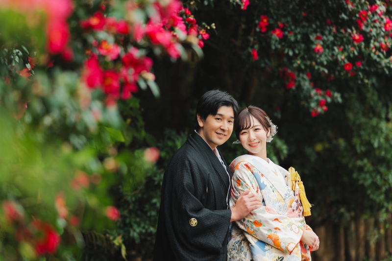 まずはサザンカがお出迎え