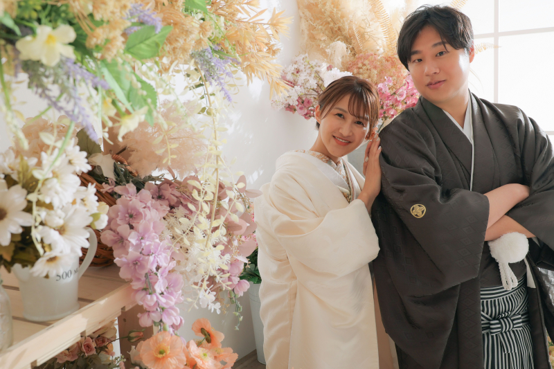 お花屋さんの前で