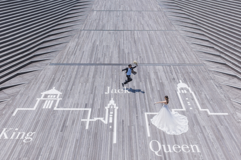 新婦様目掛けてジャンプ!!