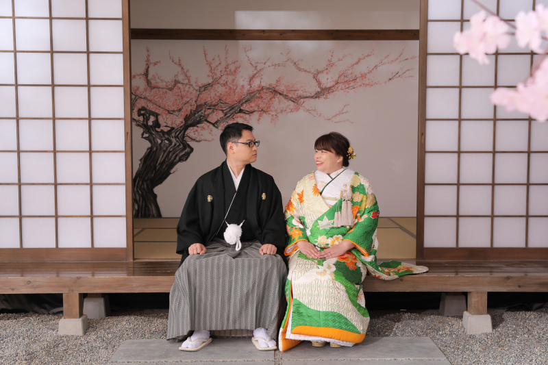 まずは縁側に腰をかけて