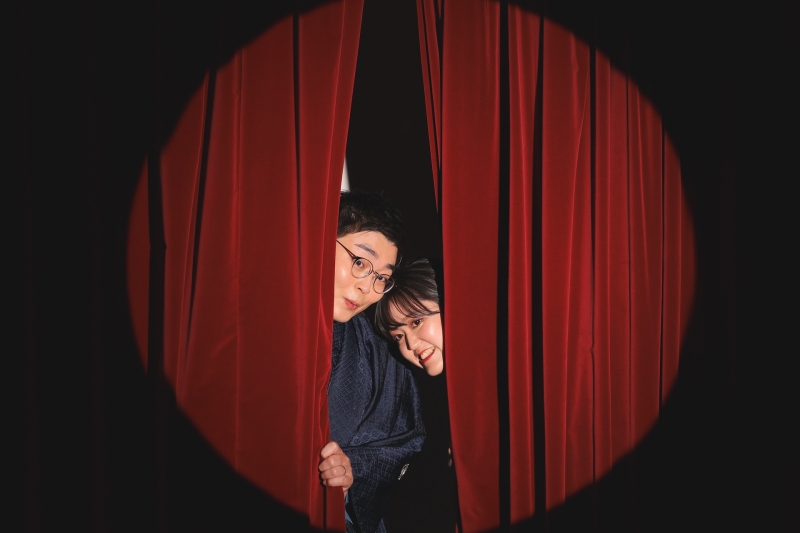 中からひょっこり！