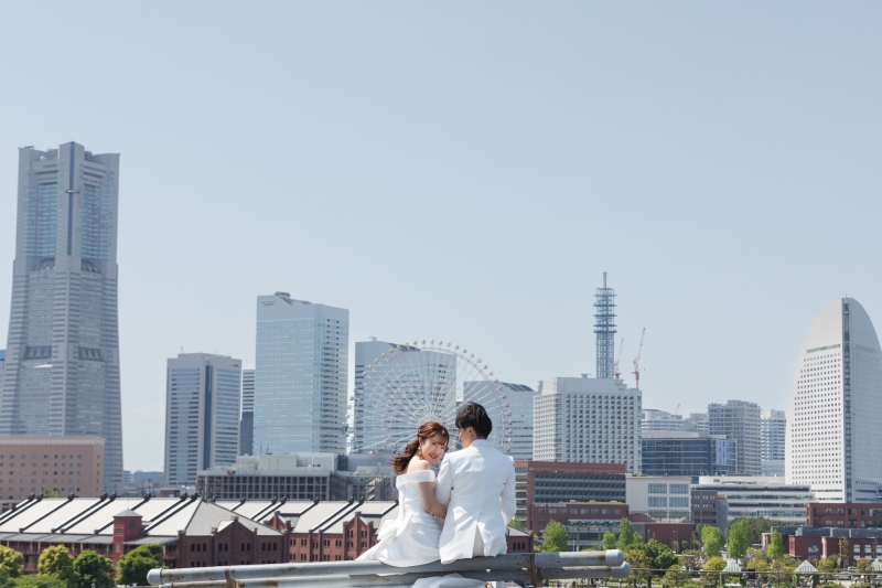 みなとみらいを背景に