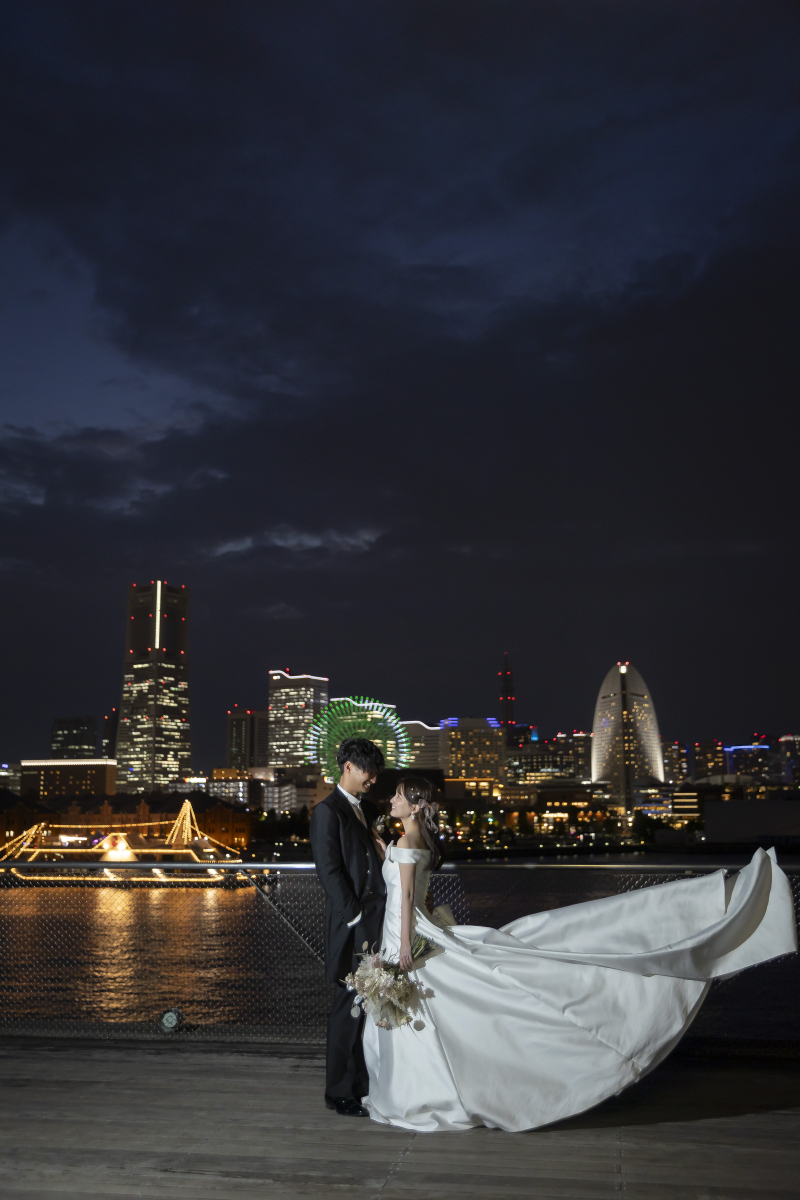 みなとみらいを背景に