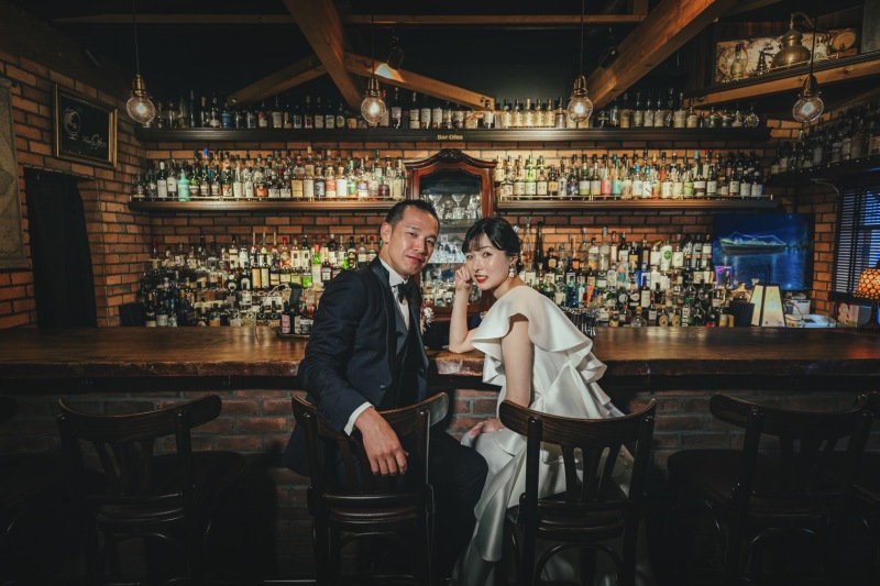 行きつけのBarでふたりらしく撮影♪