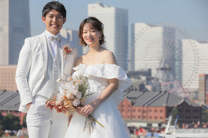 みなとみらいを背景に