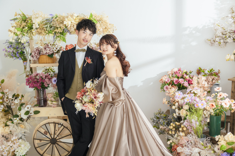 新作のカラードレスも可愛い♡