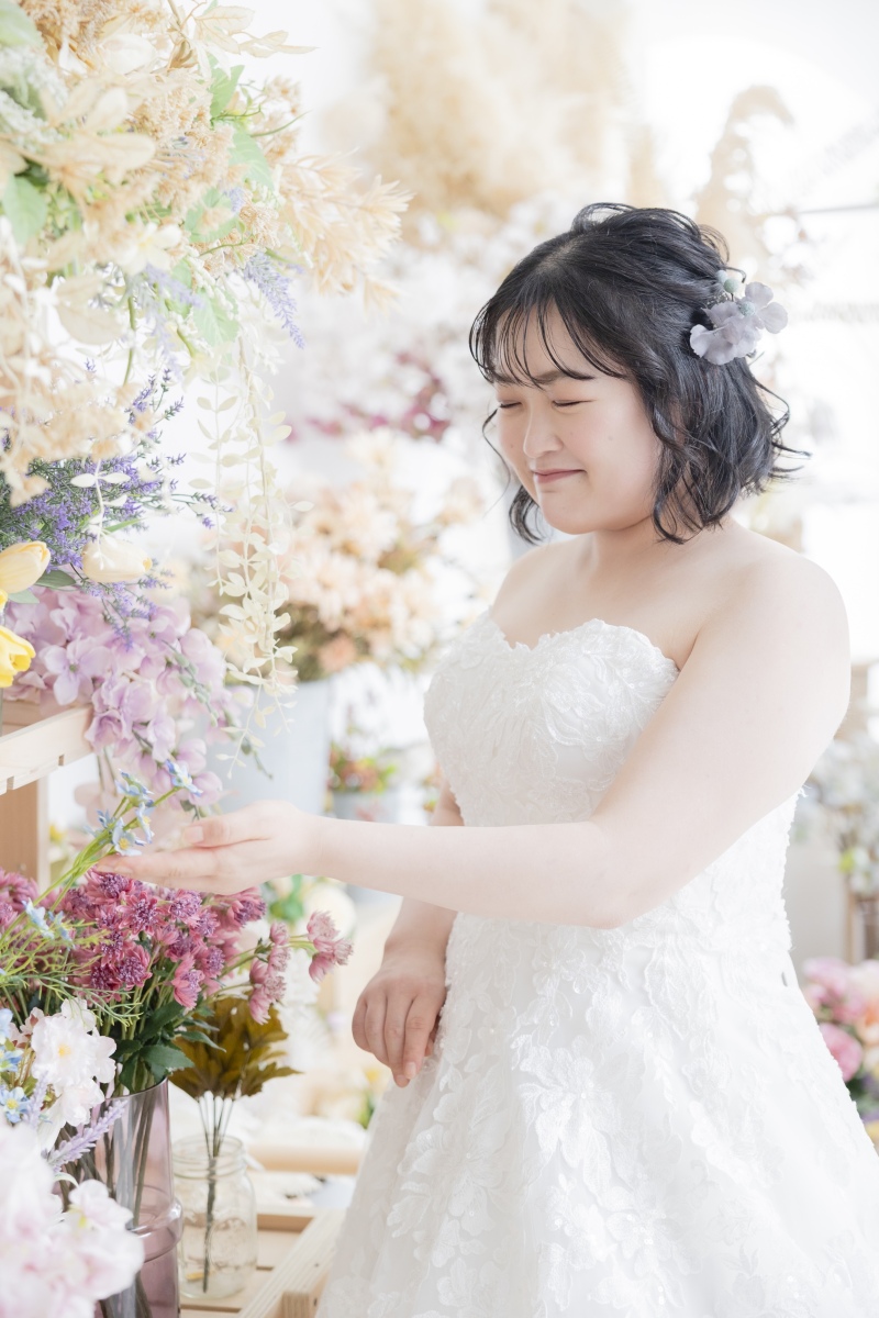 優しいお花に、そっと触れて