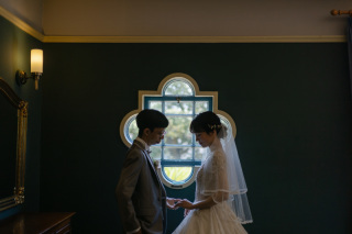 西洋館で華やかに洋装撮影