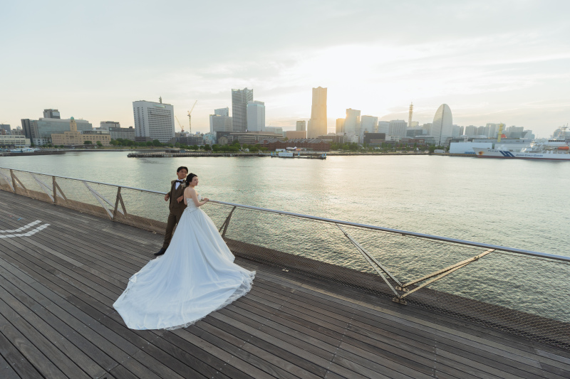 みなとみらいを背景に