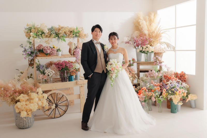 お花屋さんの前で