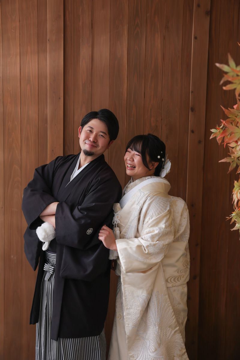 シンプルな背景で