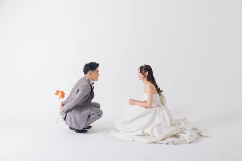 二人でしゃがんで