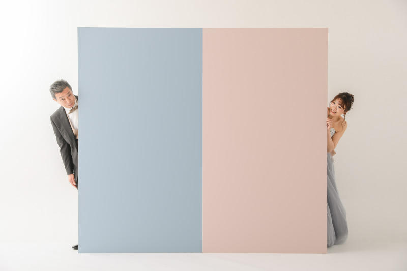 ふたりで壁に隠れて！