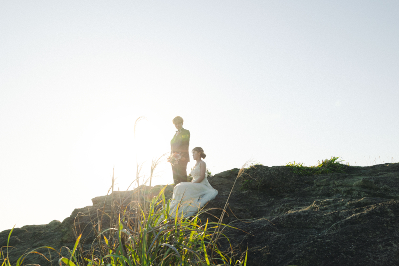 光に照らされて